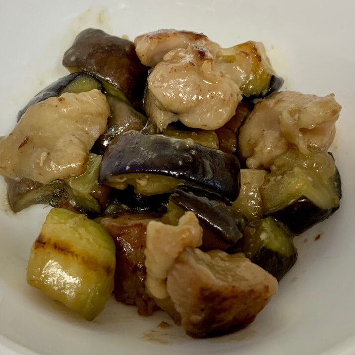鶏肉となすの塩麹炒め